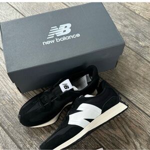 BNIB New Balance 327 Sneakers kids 5.5 women’s 7  $REDUCED $